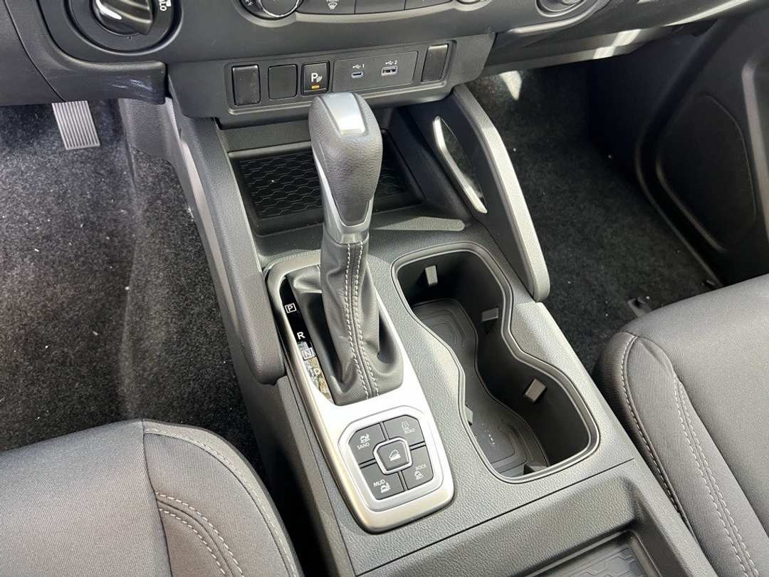 2026 Nissan Frontier SV - Image 22