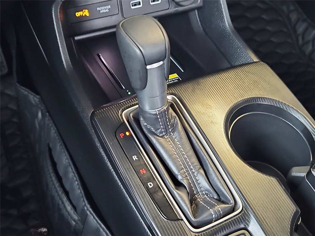 2024 Honda Civic Touring - Image 20