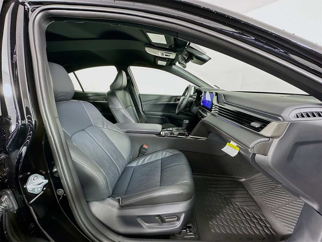 2026 Toyota Camry XSE - Image 28