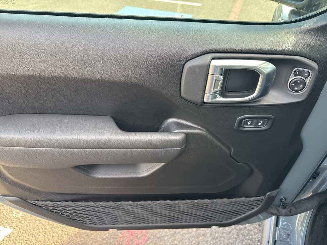 2026 Jeep Gladiator Mojave - Image 15