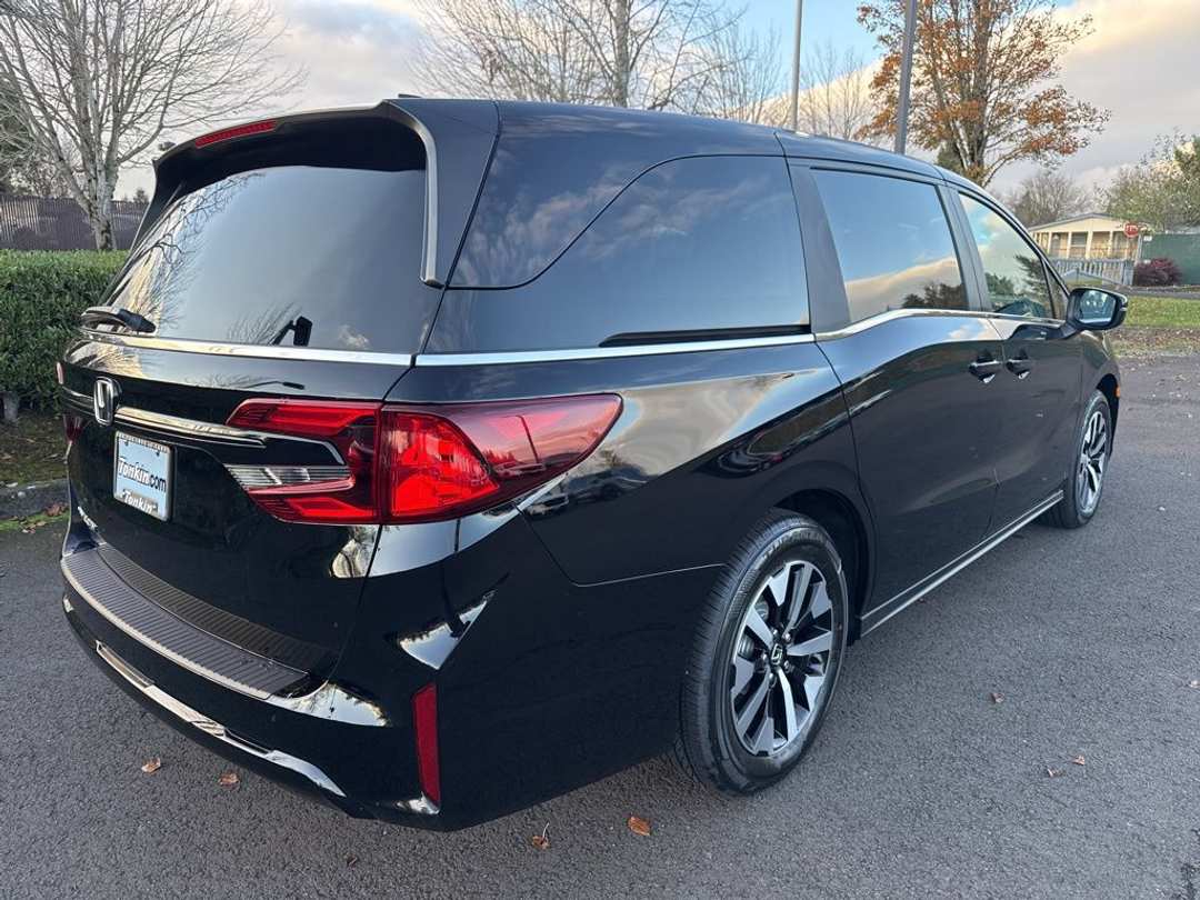 2026 Honda Odyssey EXL - Image 3