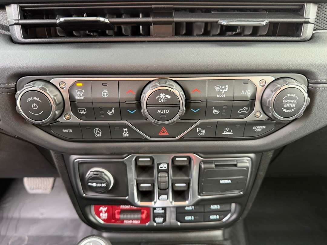 2026 Jeep Wrangler Rubicon X - Image 23