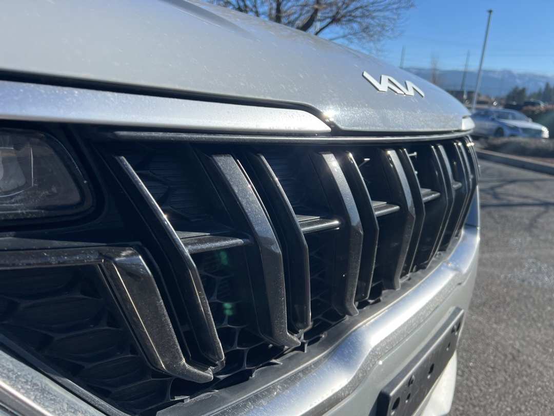 2024 Kia Carnival EX - Image 11