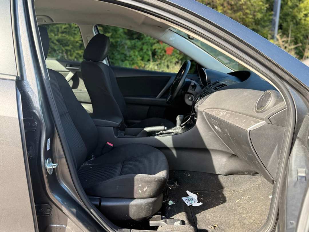 2012 MAZDA Mazda3 i Touring - Image 19