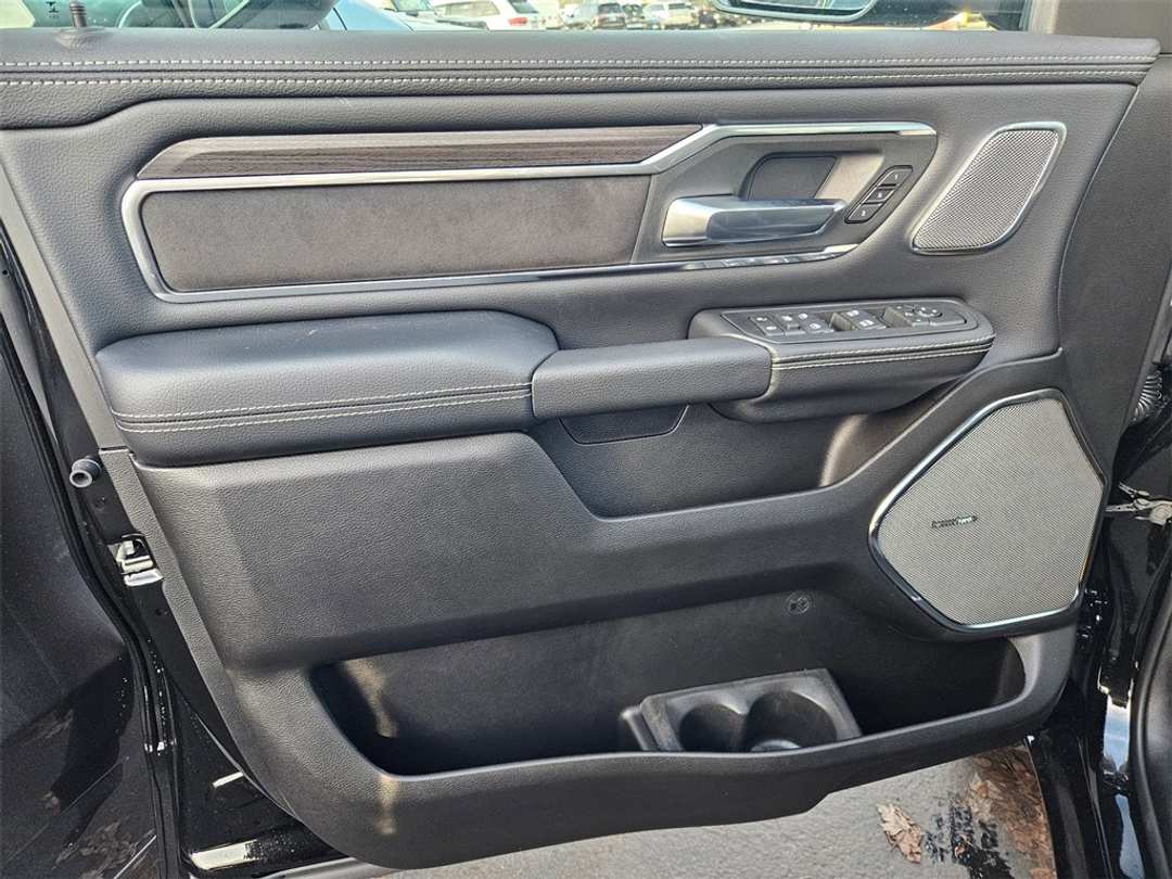 2026 Ram 1500 Laramie - Image 10