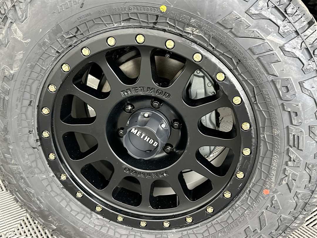 2025 Toyota Tacoma SR5 - Image 29