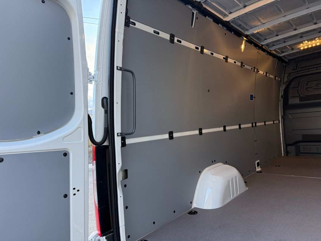 2026 Mercedes-Benz Sprinter 2500 Cargo 170 WB - Image 10