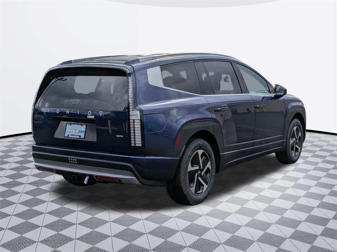 2026 Hyundai Ioniq 9 SE - Image 5