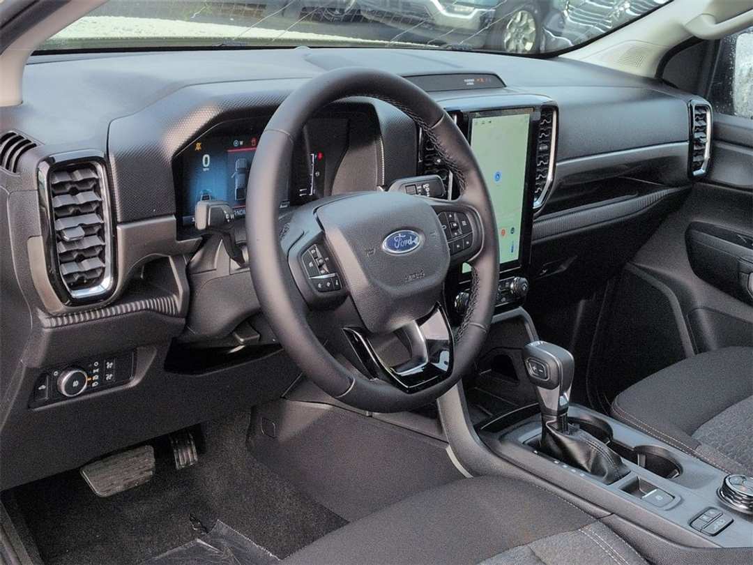 2025 Ford Ranger XLT - Image 12
