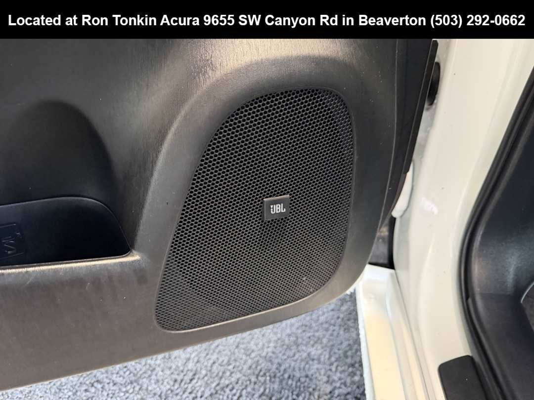 2015 Toyota Prius Advanced - Image 13