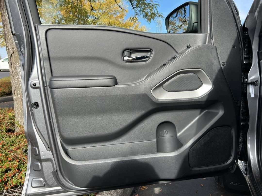2026 Nissan Frontier SV - Image 10