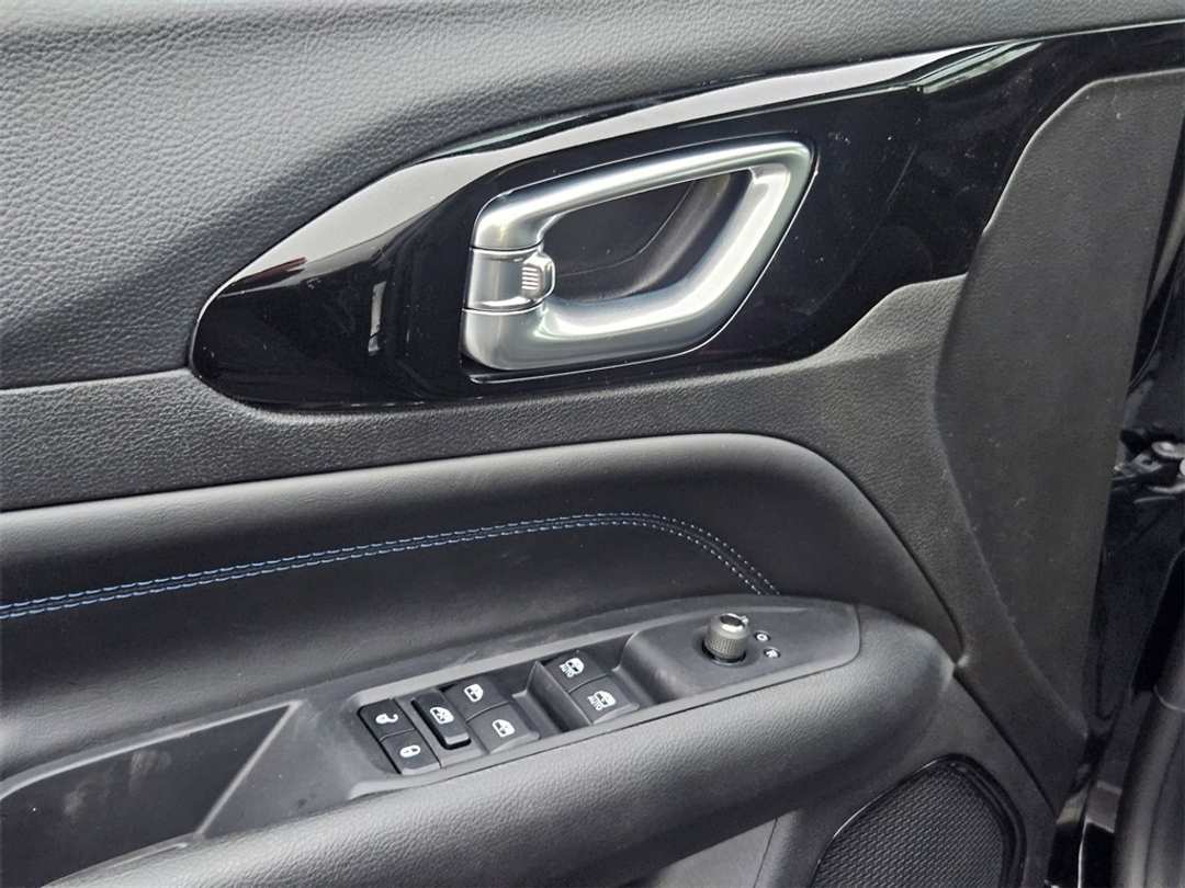 2026 Jeep Compass Latitude - Image 11