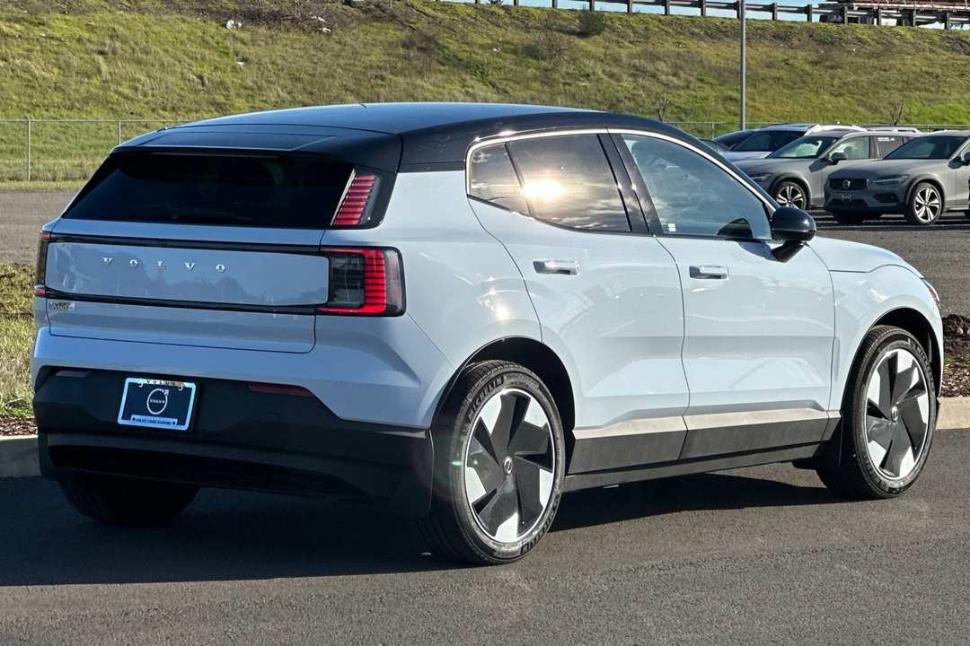 2026 Volvo Ex30 Twin Motor Performance Plus - Image 3