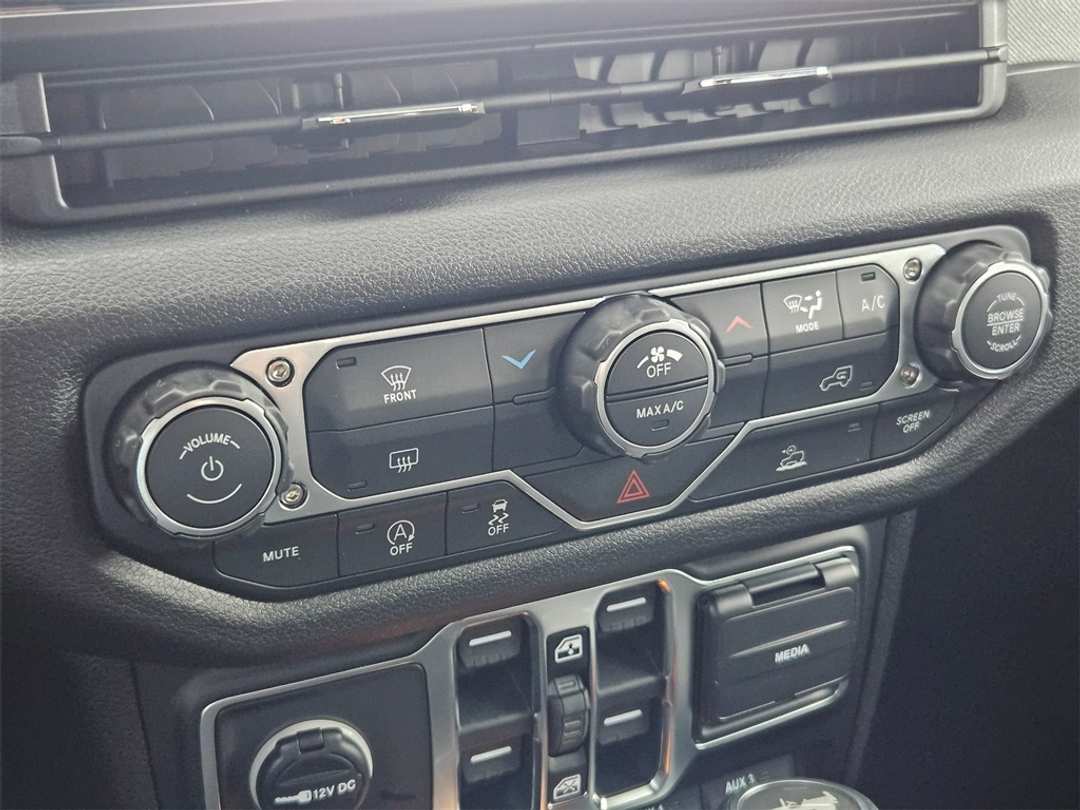 2026 Jeep Wrangler Sport - Image 23