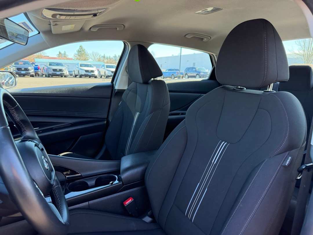 2023 Hyundai Elantra SEL - Image 16