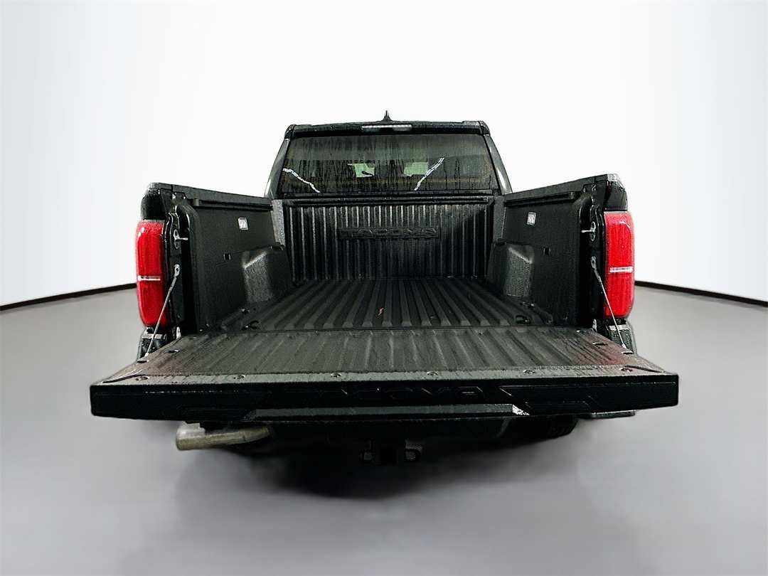 2025 Toyota Tacoma SR5 - Image 25