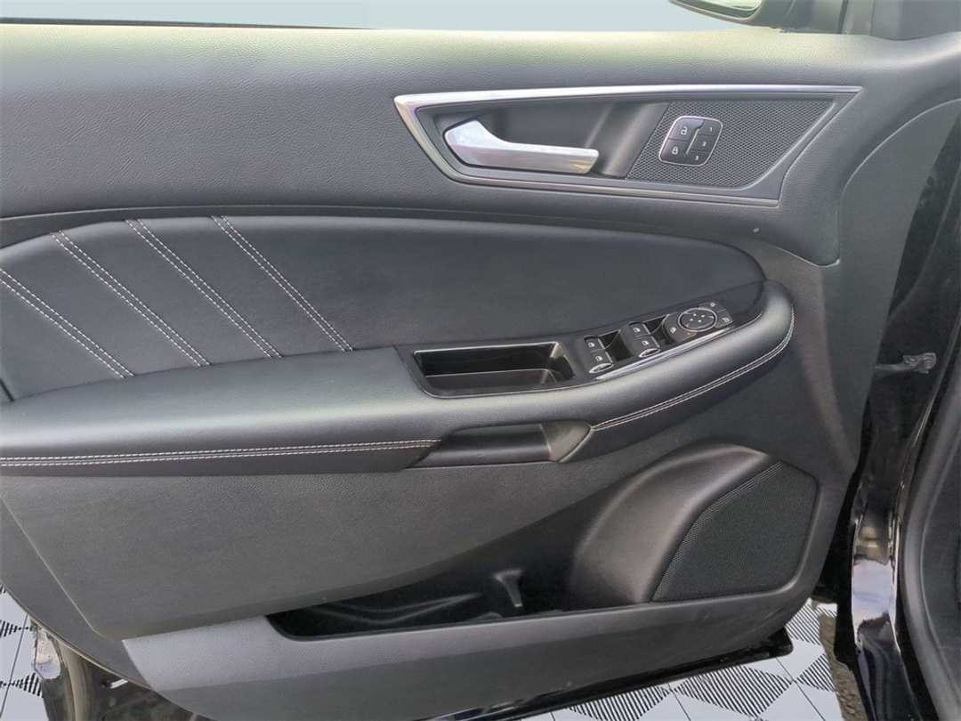 2017 Ford Edge Sport - Image 10
