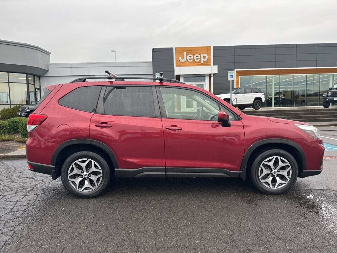 2019 Subaru Forester Premium - Image 8