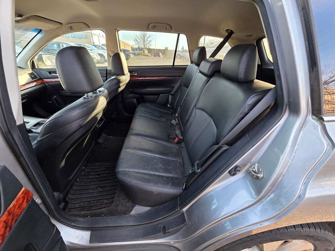 2011 Subaru Outback 3.6R - Image 13