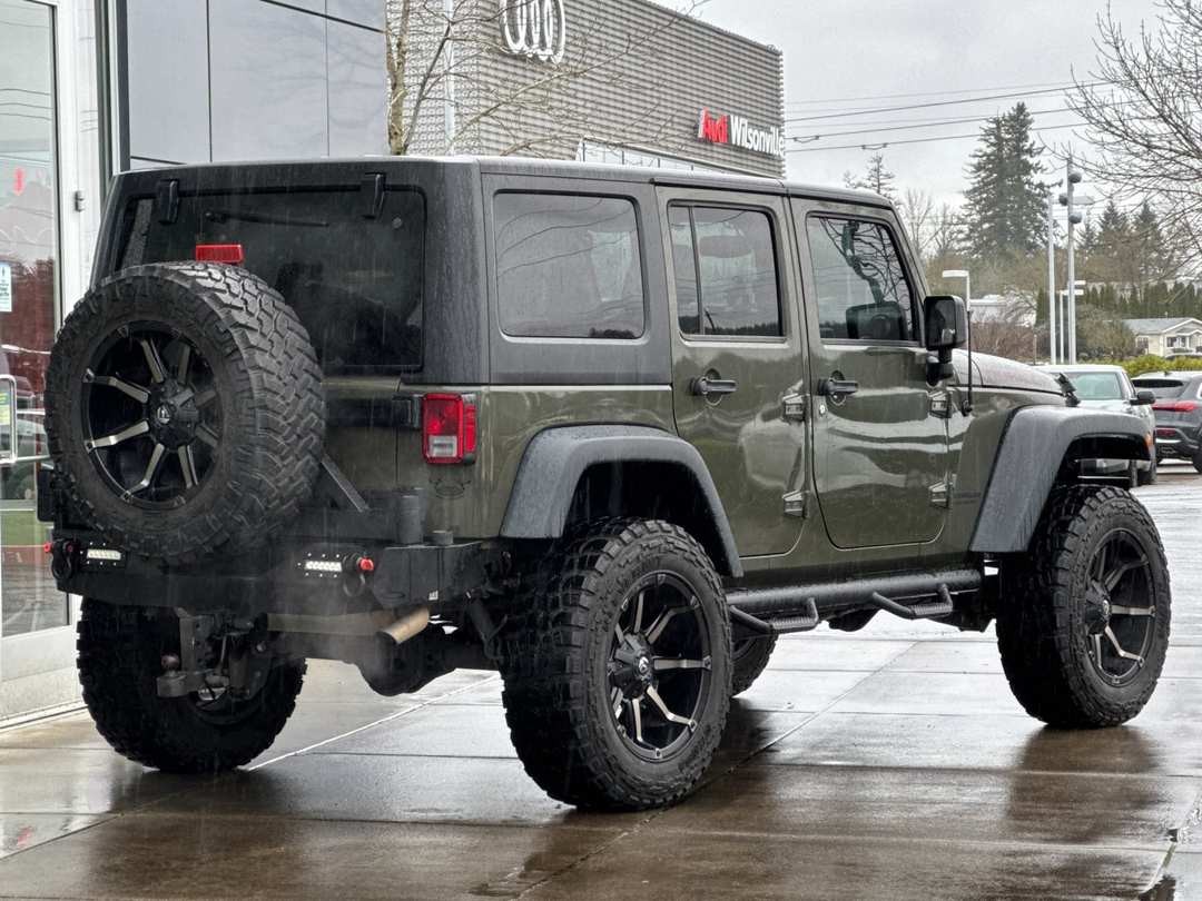 2016 Jeep Wrangler Unlimited Rubicon - Image 3