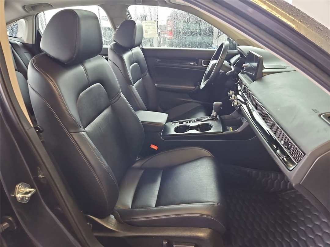 2024 Honda Civic Touring - Image 28