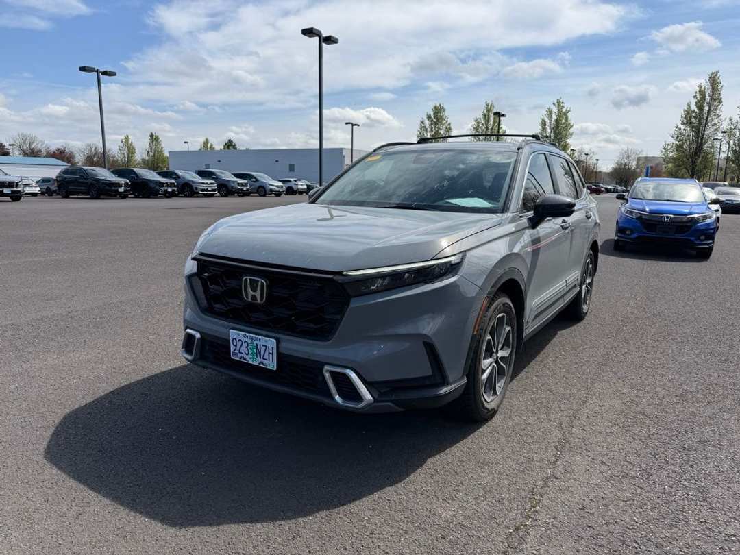 2023 Honda CR-V Sport Touring - Image 3