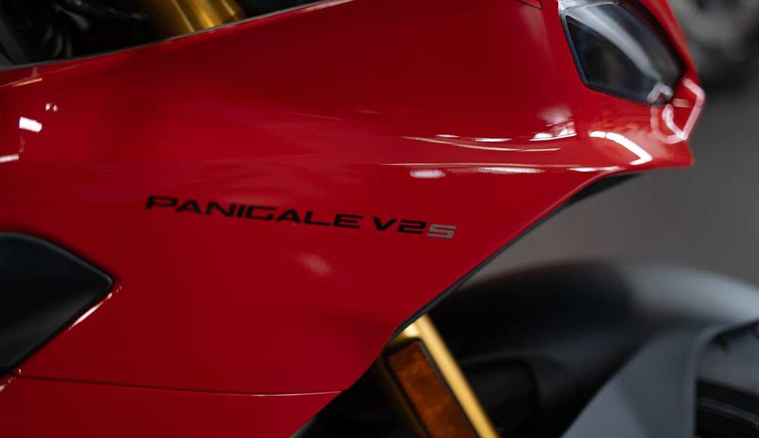 2026 Ducati Panigale V2 S - Image 4