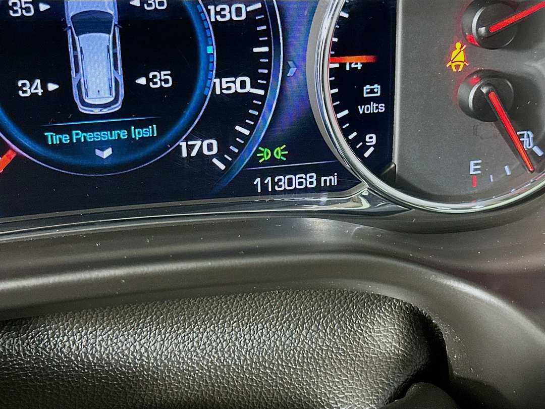 2017 GMC Acadia Denali - Image 13