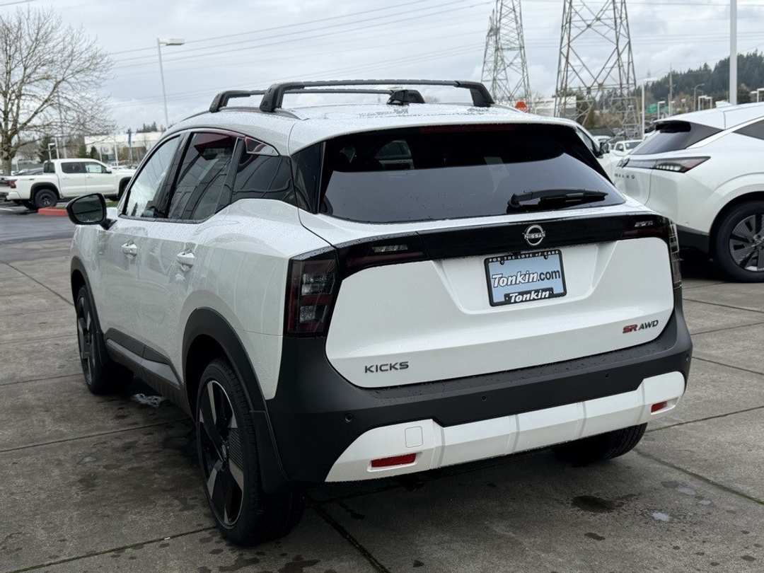 2026 Nissan Kicks SR - Image 5