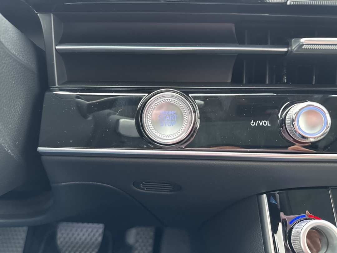 2026 Genesis Gv70 2.5T Advanced - Image 29