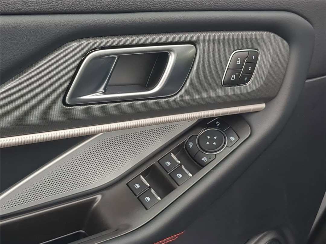 2026 Ford Explorer ST - Image 10