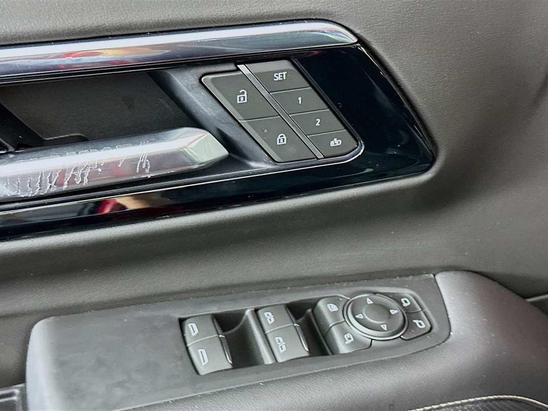 2025 Chevrolet Suburban Premier - Image 19