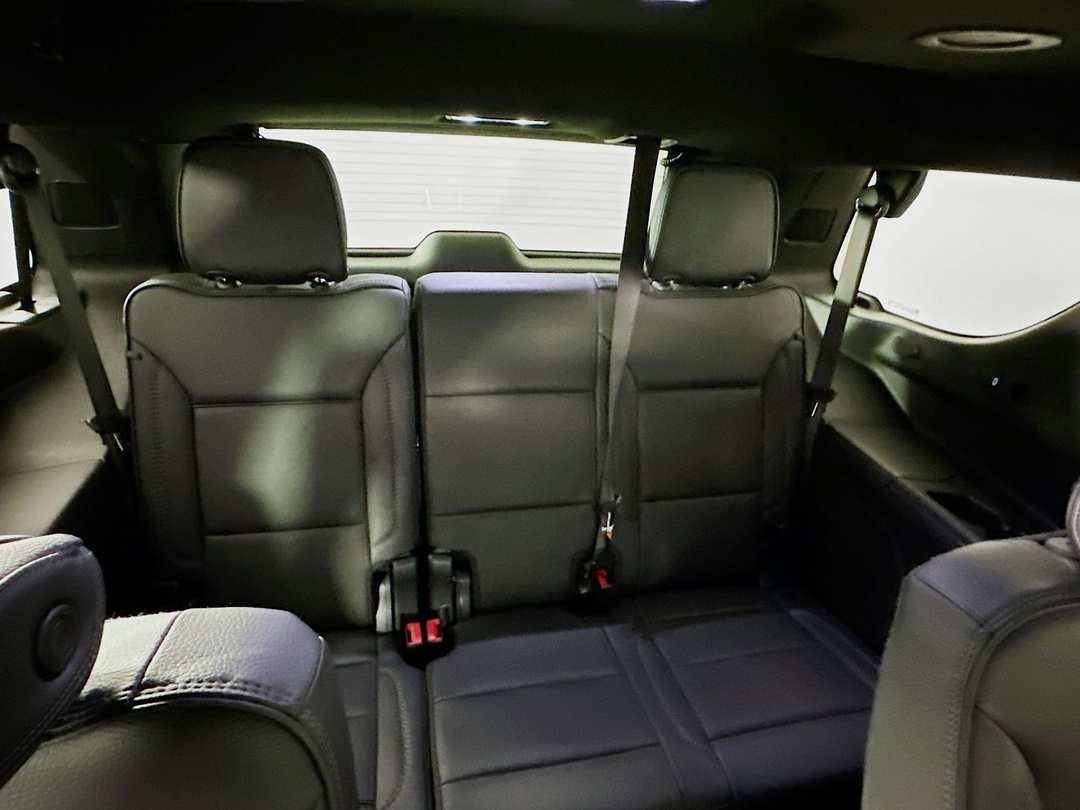2025 GMC Yukon Denali - Image 29