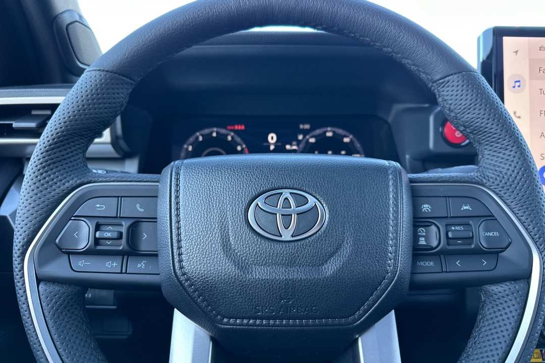 2025 Toyota Tacoma TRD Off Road - Image 22