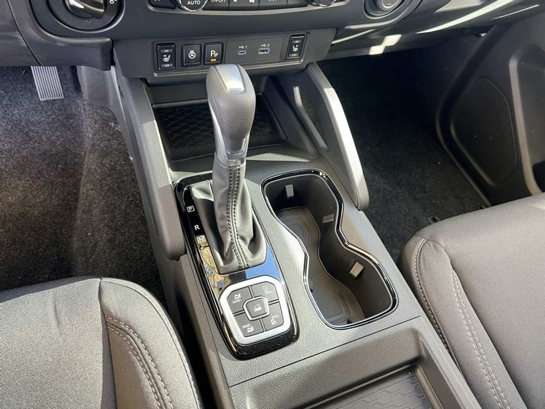 2026 Nissan Frontier SV - Image 22