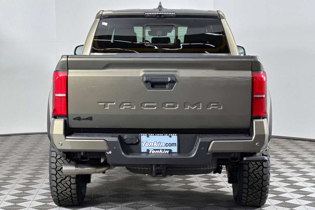 Toyota Tacoma - Image 4