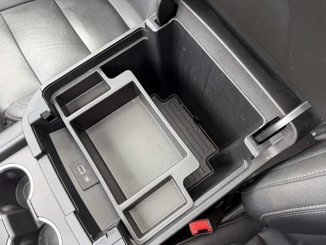 2022 Chevrolet Suburban LT - Image 28