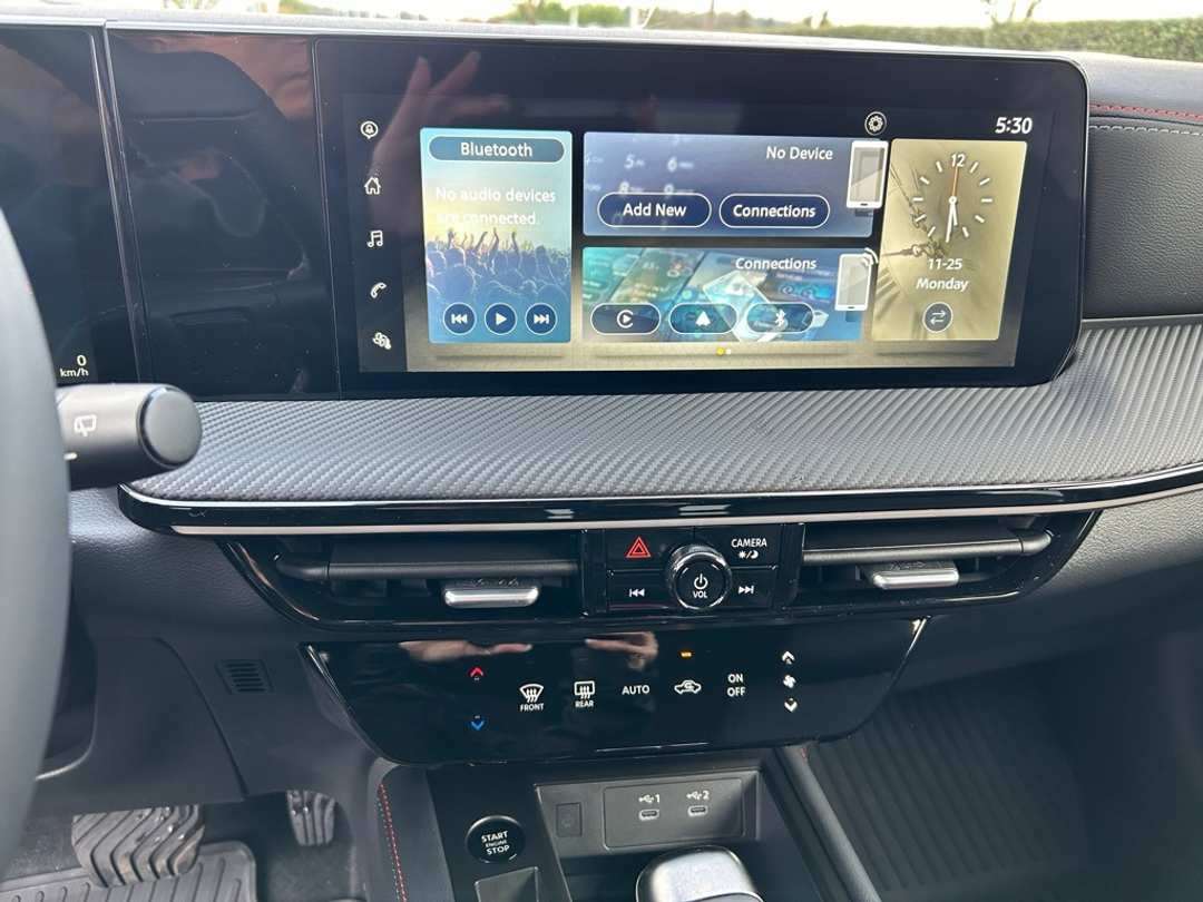 2025 Nissan Kicks SR - Image 16