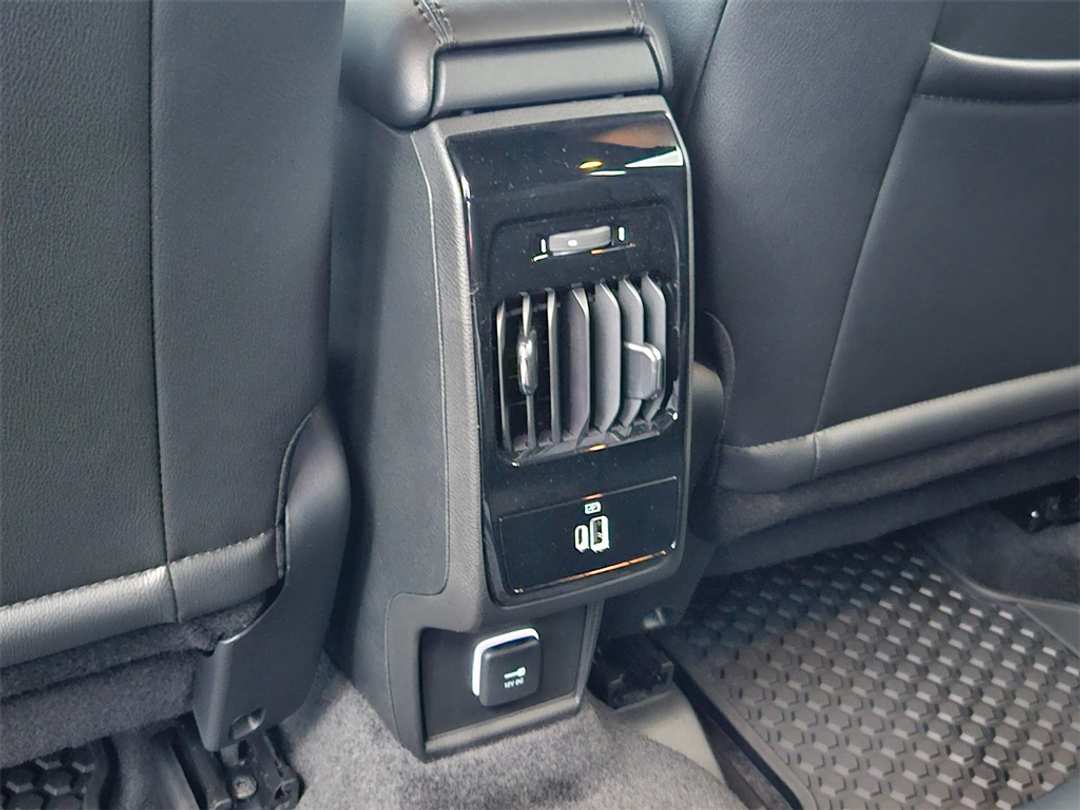 2026 Jeep Compass Trailhawk - Image 28