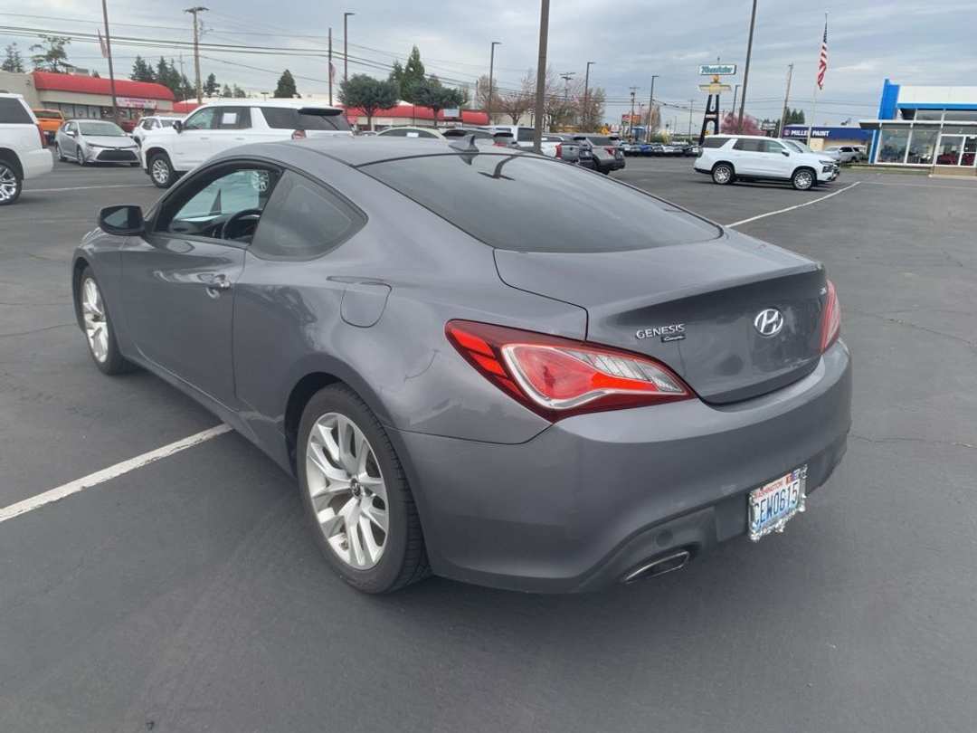2014 Hyundai Genesis 2.0T - Image 2