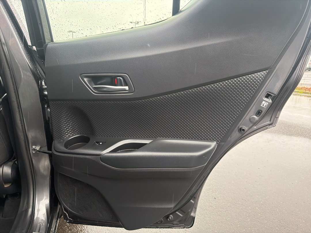 2019 Toyota C-Hr XLE - Image 20