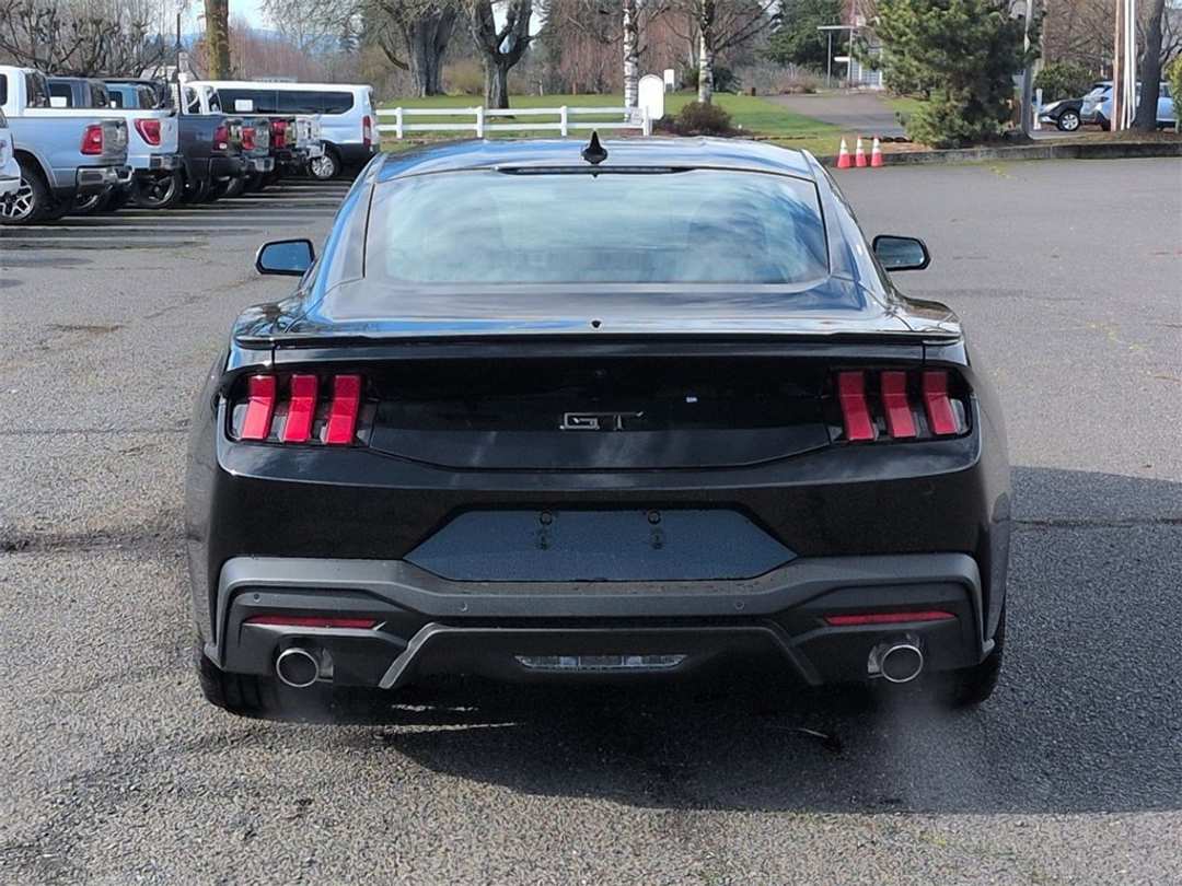 2026 Ford Mustang GT - Image 4
