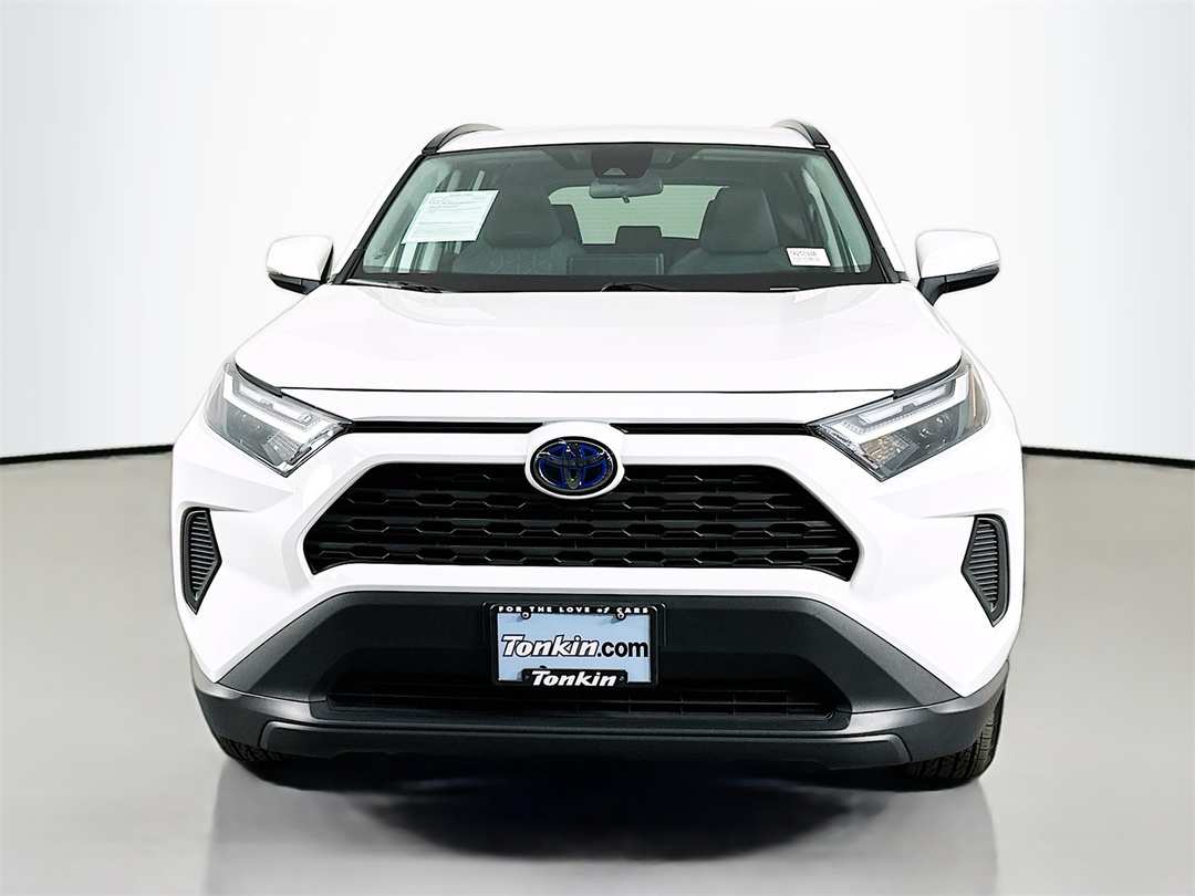 2024 Toyota Rav4 XLE - Image 2