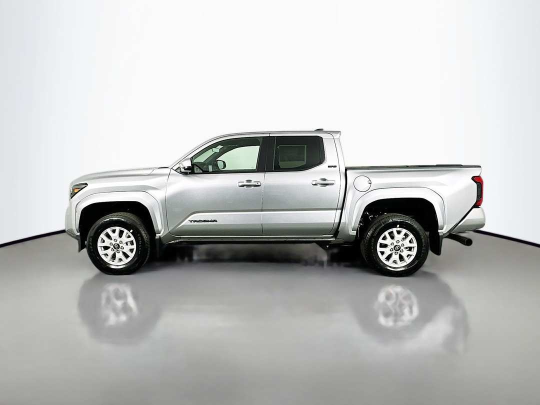 2025 Toyota Tacoma SR5 - Image 4