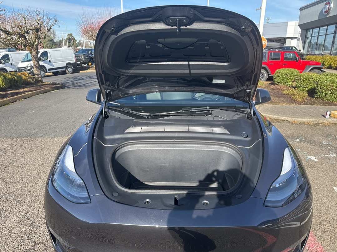 2025 Tesla Model Y Performance - Image 29