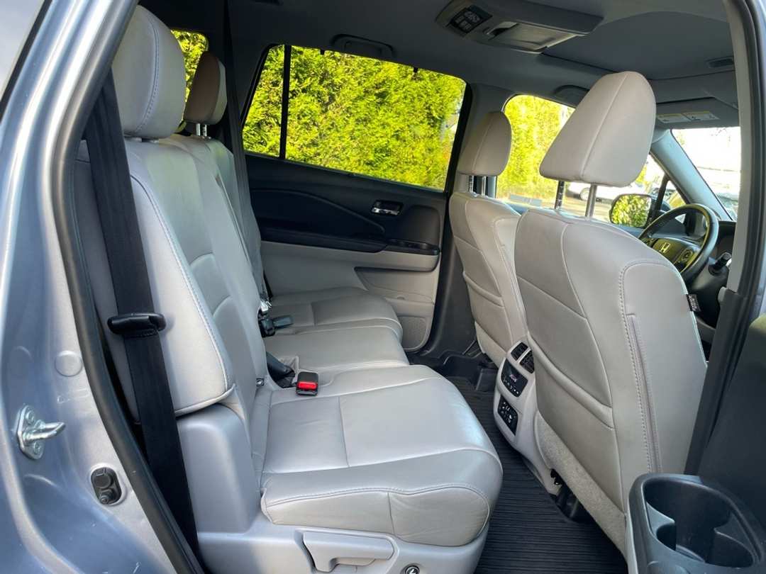 2017 Honda Pilot Touring - Image 20