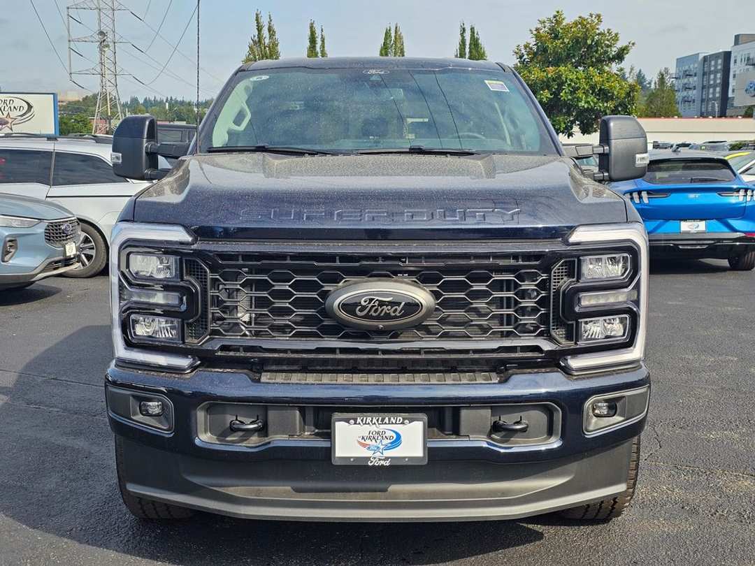 2025 Ford F-350Sd Lariat - Image 2