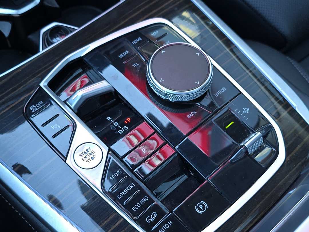 2024 BMW X7 xDrive40i - Image 22