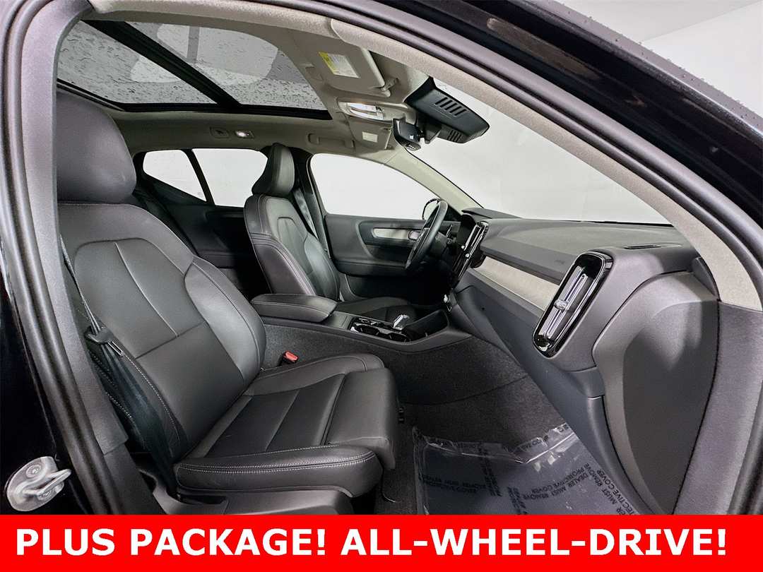 2025 Volvo Xc40 B5 Plus Dark Theme - Image 26