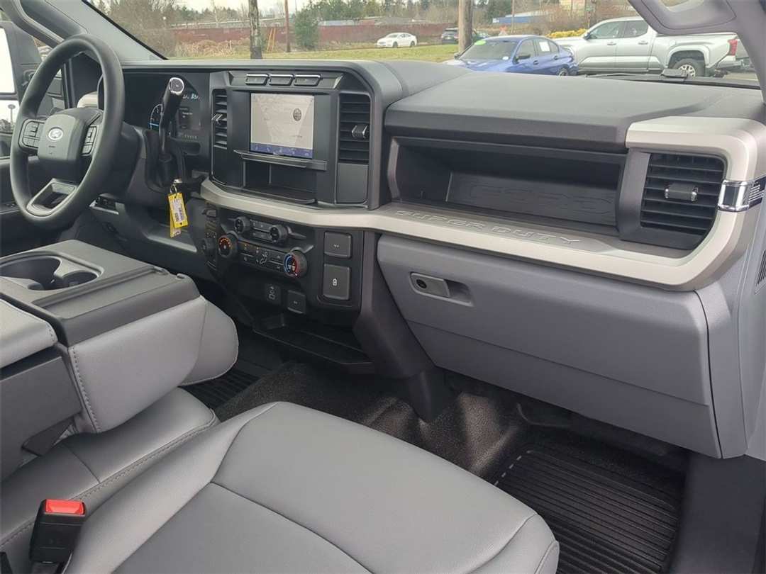 2024 Ford F-550Sd XL - Image 23